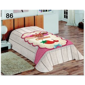 Szürke ágytakaró eper mintával Szélesség: 155 cm Hossz: 220 cm